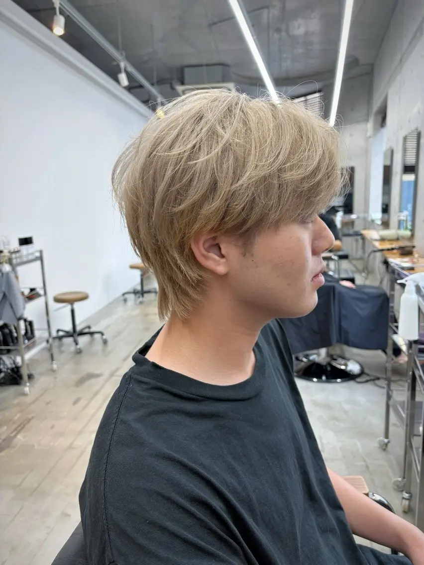 ショート カラー ヘアアレンジ メンズ メンズブリーチ メンズウルフカット ベージュカラー ブリーチ 外国人風カラー son hair HIROEのヘアスタイル