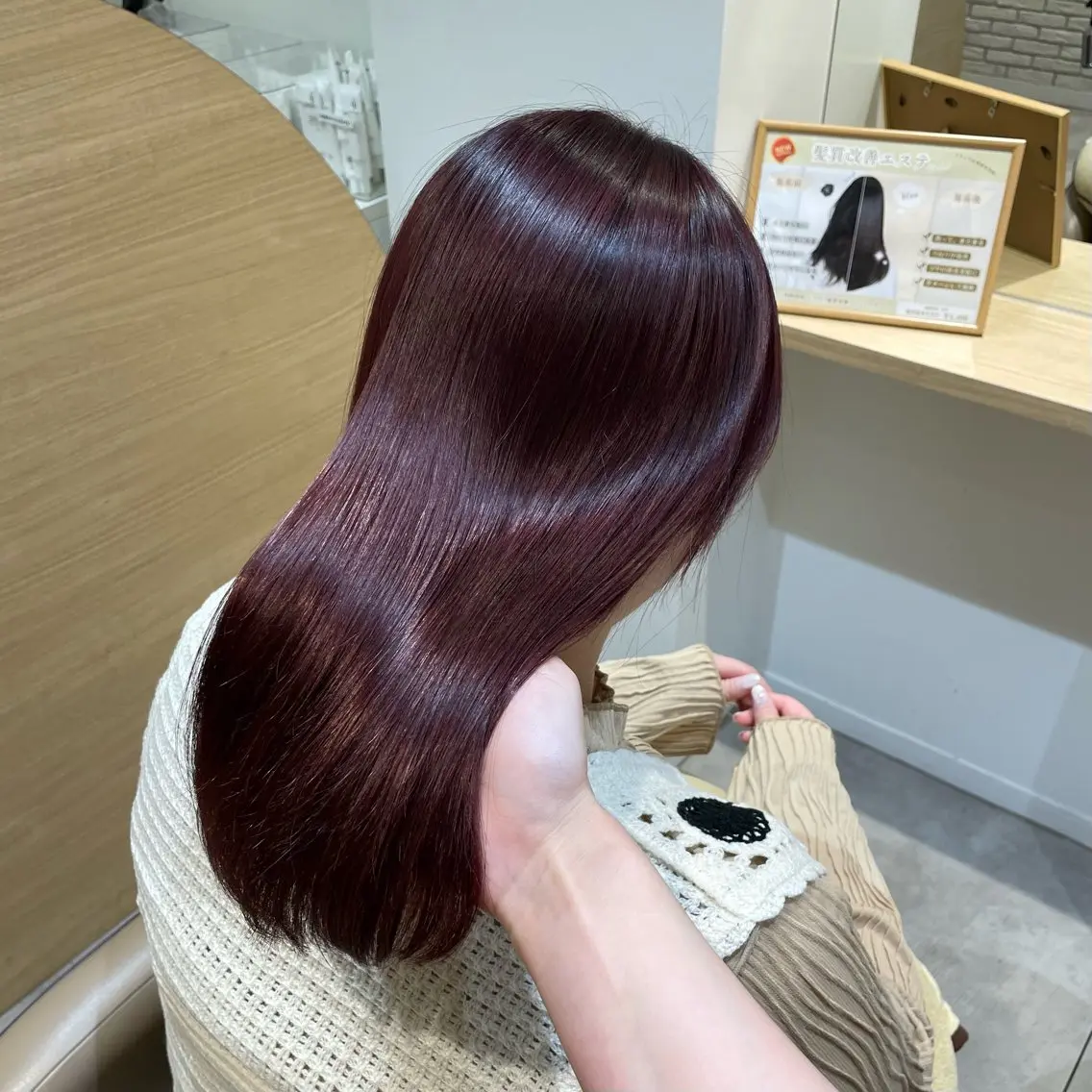 ミディアム カラー ピンクカラー MIKU .のヘアスタイル