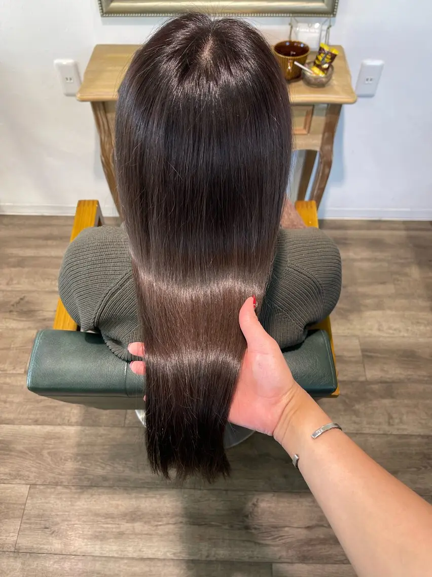ロング カラー ヘアカラー トリートメント Felice Erikaのヘアスタイル