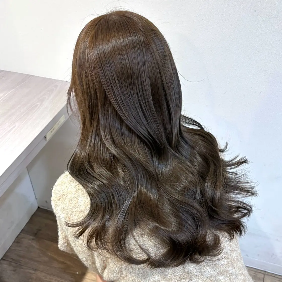 セミロング カラー ベージュカラー 黒髪 ブルーカラー ブルーブラック ブラウンカラー カット ヘアカラー トリートメント オリーブカラー 特化　　kaiのヘアスタイル