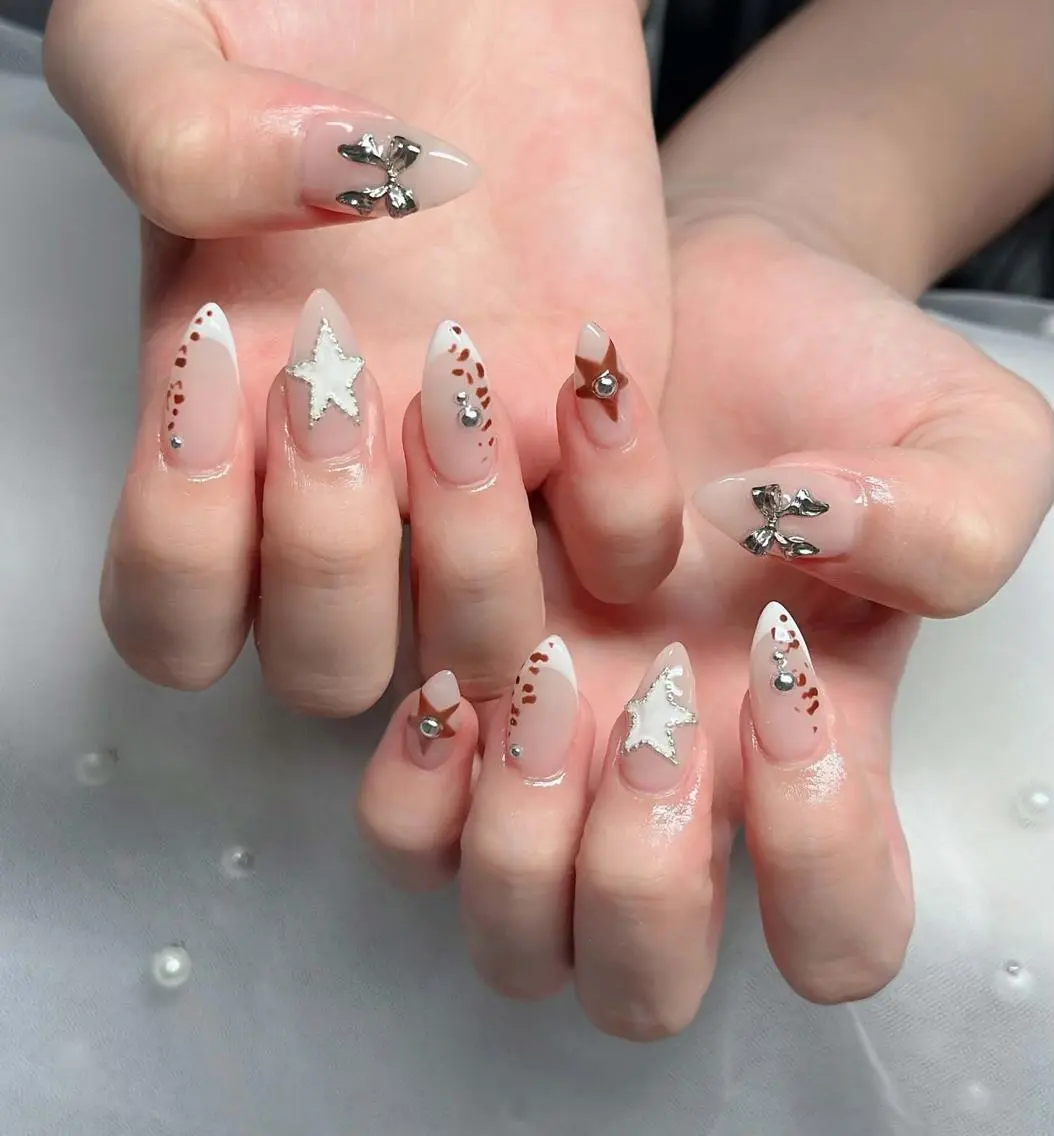 ネイル オーロラネイル フレンチネイル ジェルネイル ハロウィン キラキラネイル ハンドネイル neco H.babynailのネイルデザイン