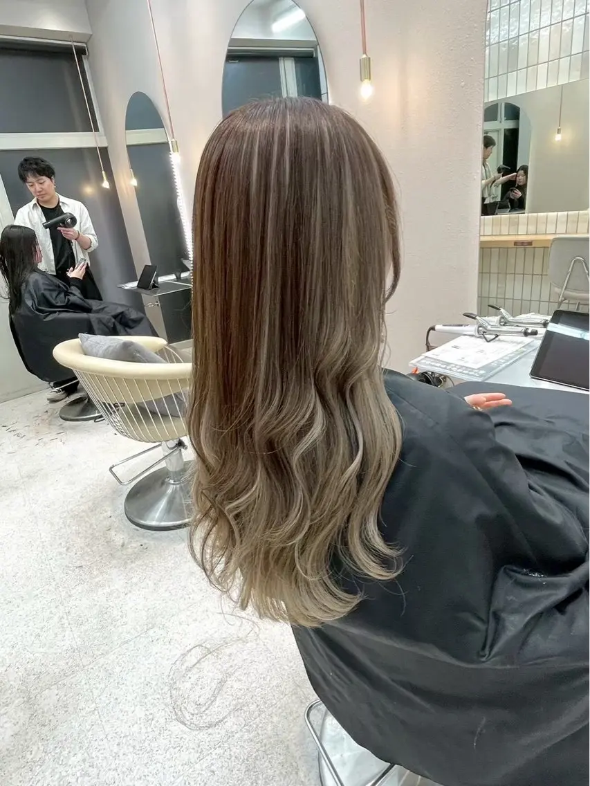 ロング カット ヘアカラー トリートメント 🦋高屋敷陸🦋 レイヤー/ハイトーンのヘアスタイル