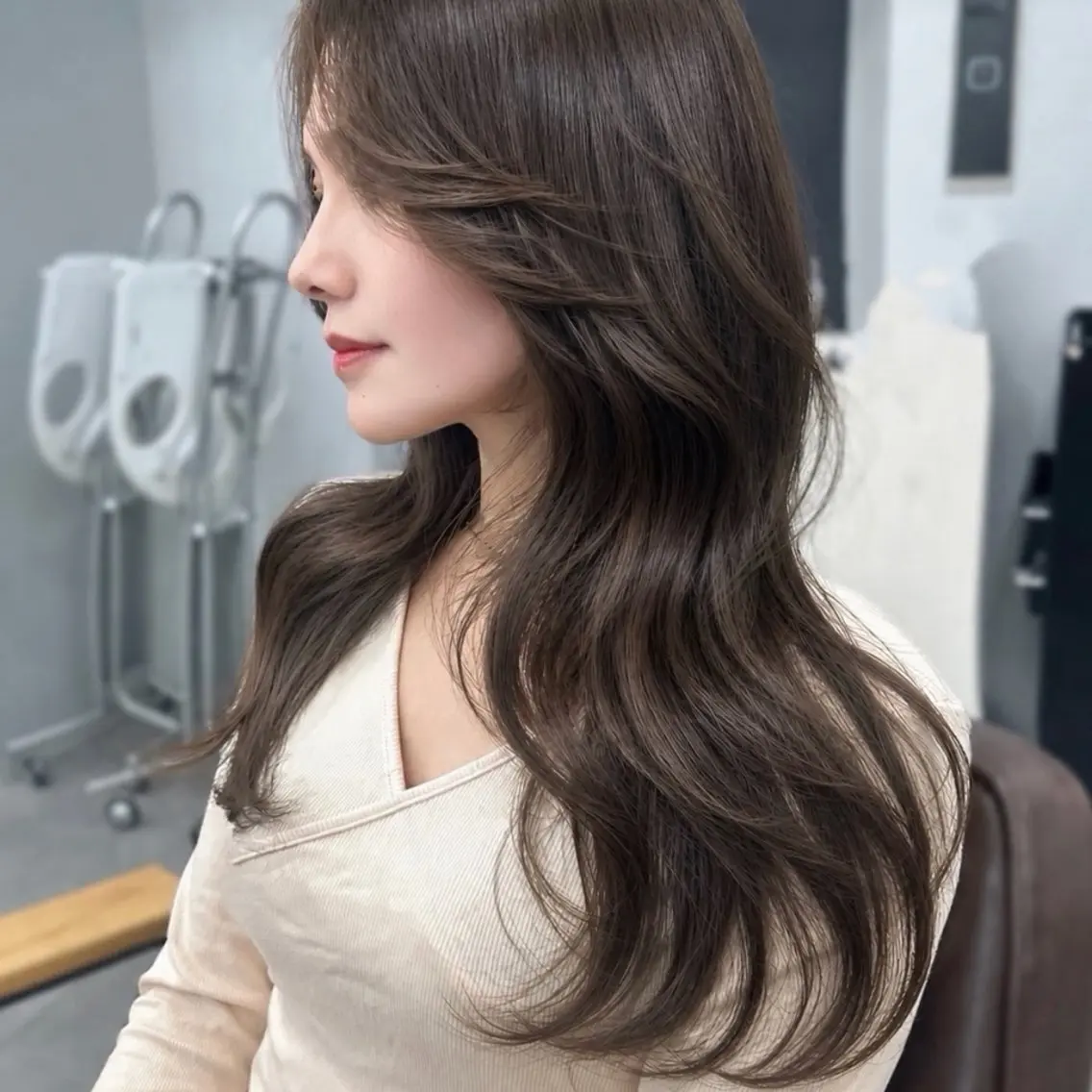 ロング ロングレイヤー レイヤーカット ロング 似合わせカット 山﨑 優衣のヘアスタイル