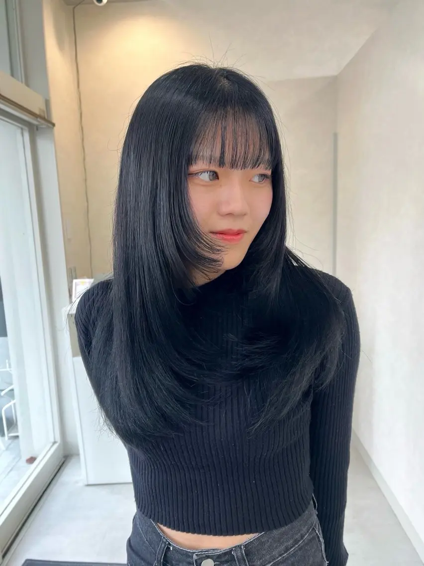 セミロング カラー カット ヘアカラー トリートメント 長山 茉白のヘアスタイル