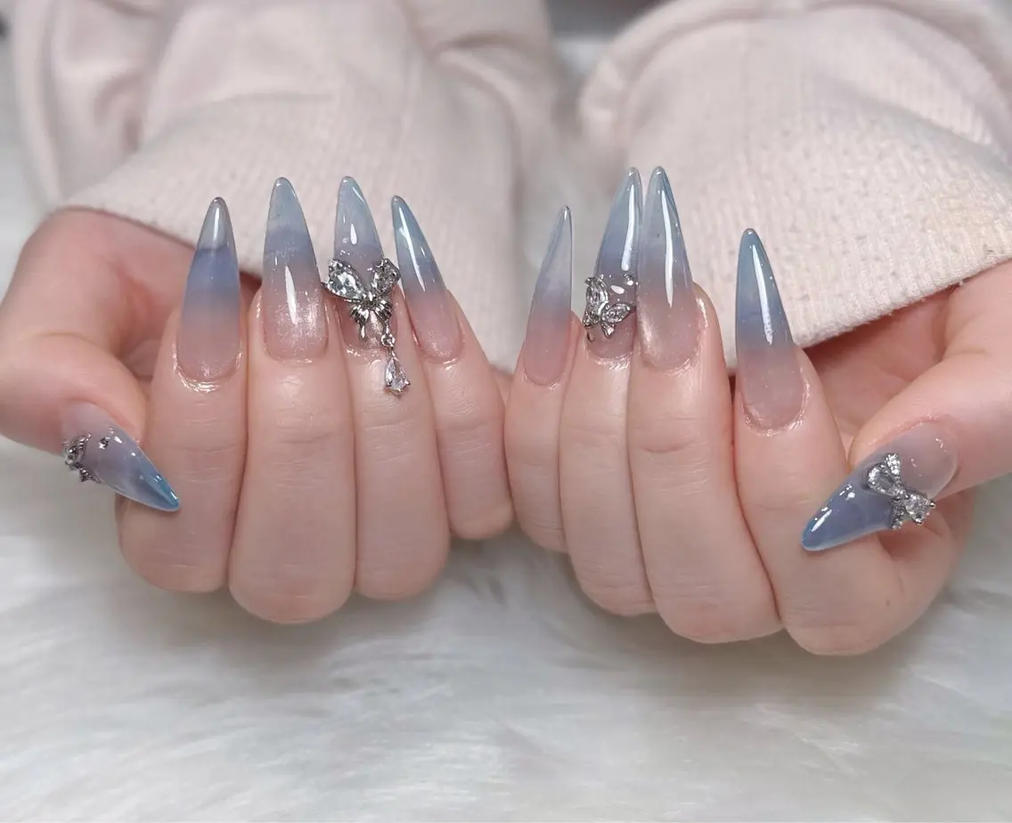ネイル オーロラネイル チークネイル フットネイル フレンチネイル ジェルネイル ハンドネイル Nichi Nailsのネイルデザイン