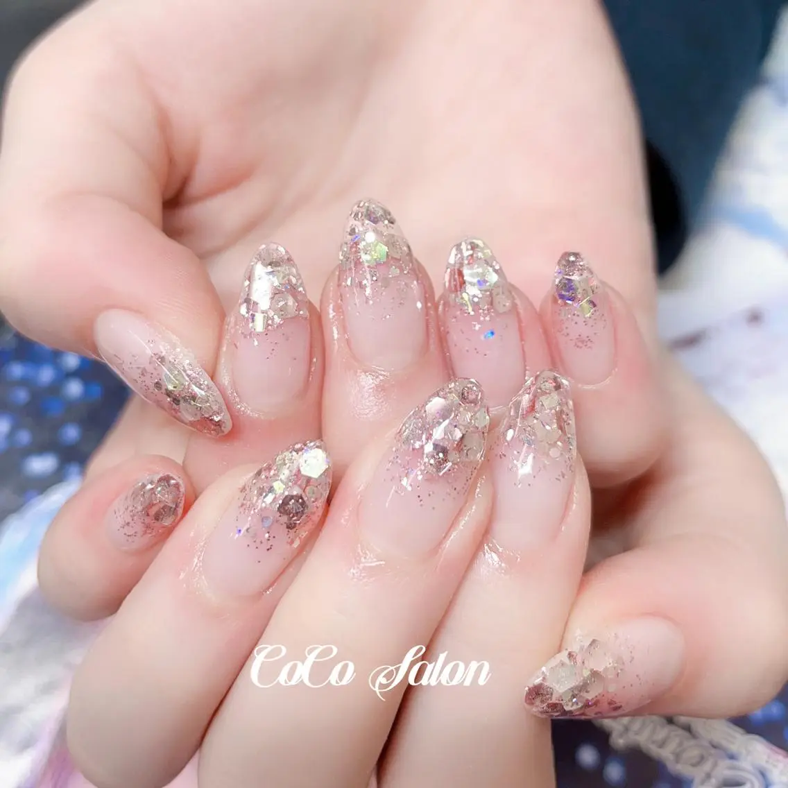 ネイル 長さ出し ジェルネイル ゴールド グラデーション ホログラムネイル CoCoSalon ネイル/まつ毛予約のネイルデザイン