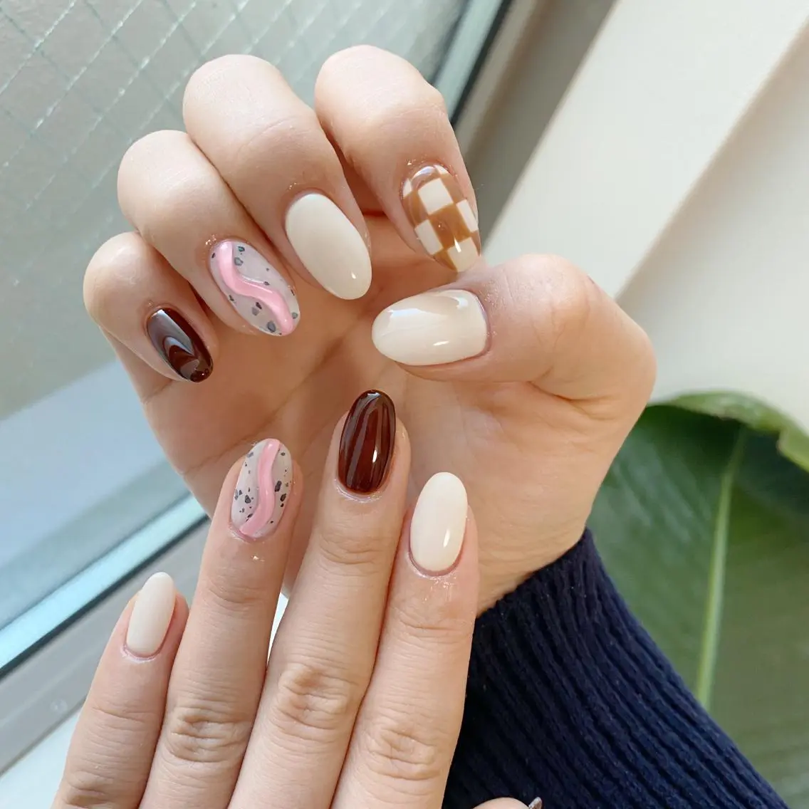 ネイル アートネイル オーロラネイル フレンチネイル 氷ネイル・うるうるネイル マグネットネイル ハンドネイル Nail by Licorneのネイルデザイン