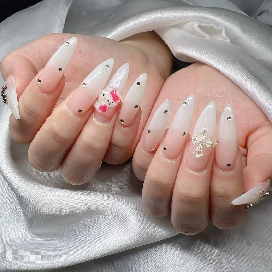 ネイル ハンドネイル Lee Nailsのネイルデザイン