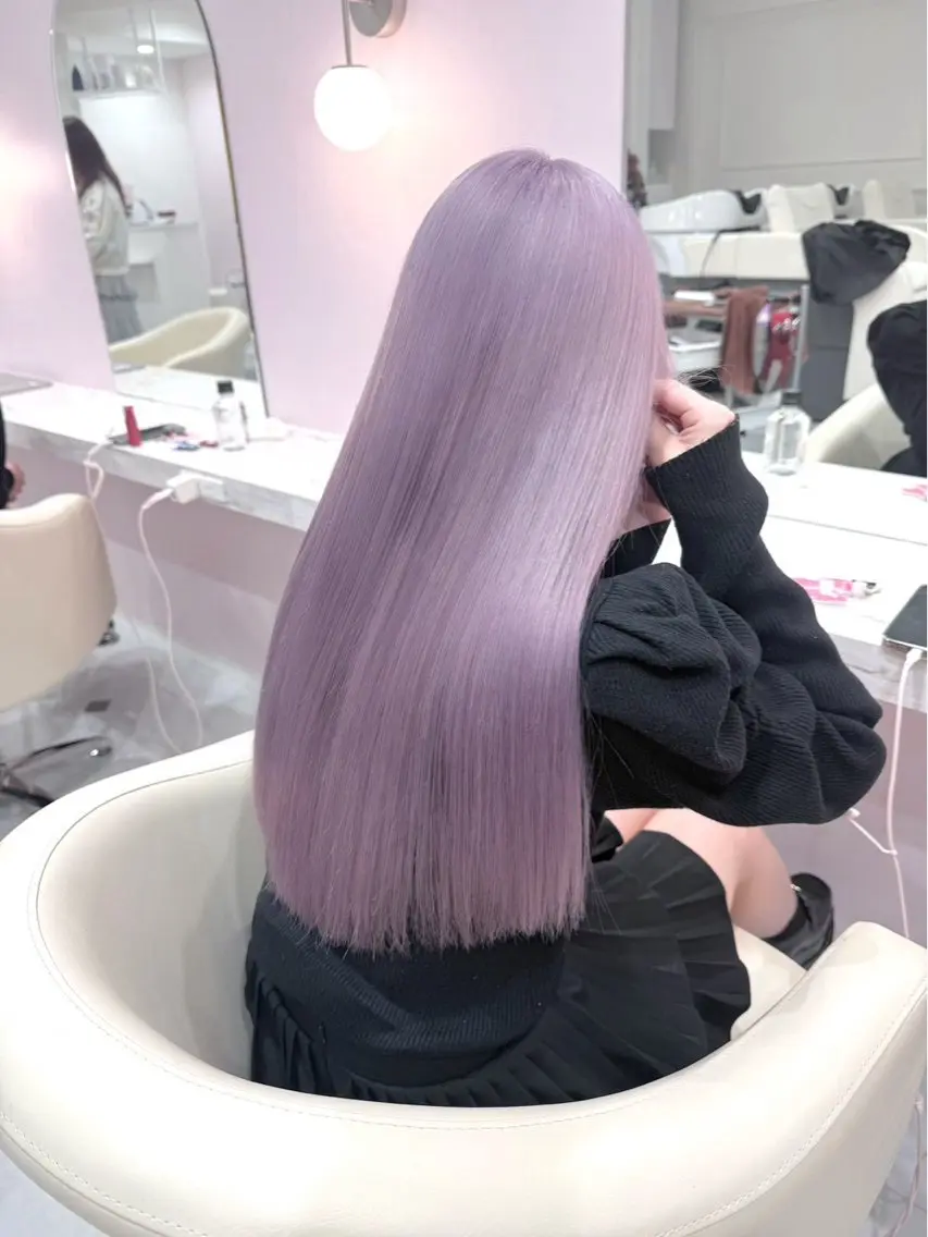 ロング カラー ブリーチ 透明感カラー ハイトーンカラー ヘアカラー ハイトーンカラー💞 くるみ🎀のヘアスタイル