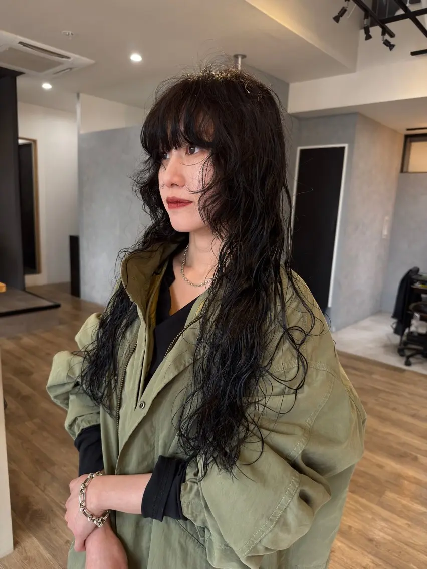 ロング パーマ Basis 田口豪司のヘアスタイル
