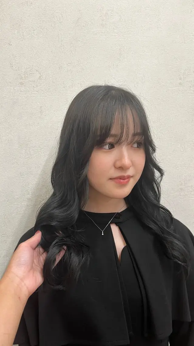 ロング 𝑴𝑰𝑨🎀赤髪 /ピンク/髪質改善のヘアスタイル