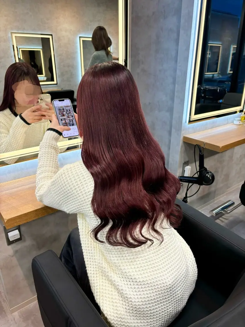 ロング カラー パーマ ヘアアレンジ ヘアカラー トリートメント ヘッドスパ ヘアセット 透明感ブリーチカラー 🌈TOMOHIROのヘアスタイル