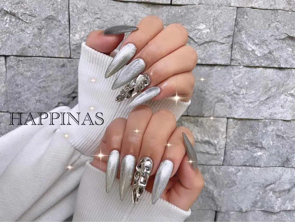 ネイル キラキラネイル ロングネイル マグネットネイル オフィスネイル スカルプネイル ハンドネイル HAPPINAS Jrネイリスト💅のネイルデザイン