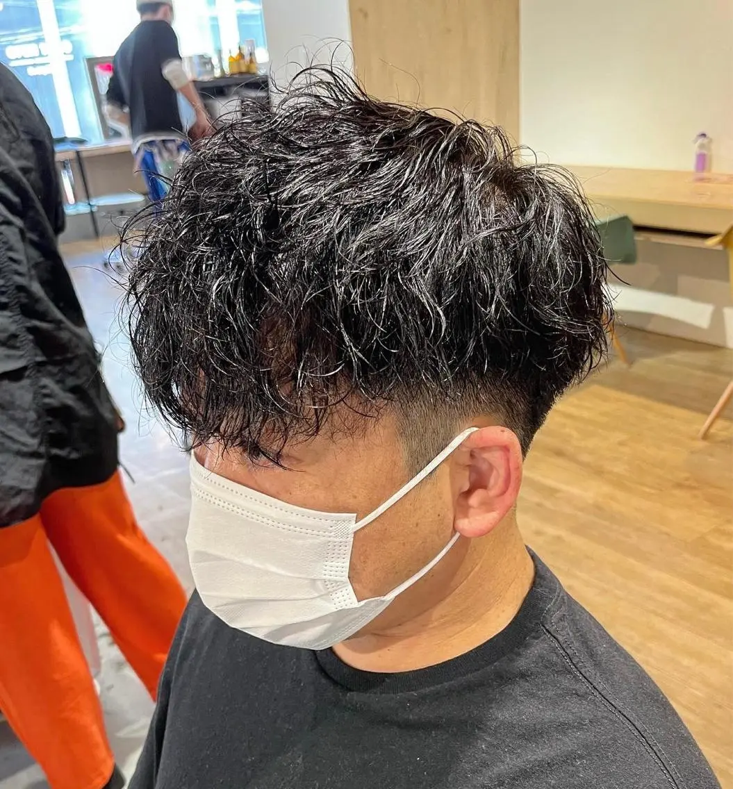 ショート パーマ メンズ カット パーマ SCENEbyRAD helmのヘアスタイル