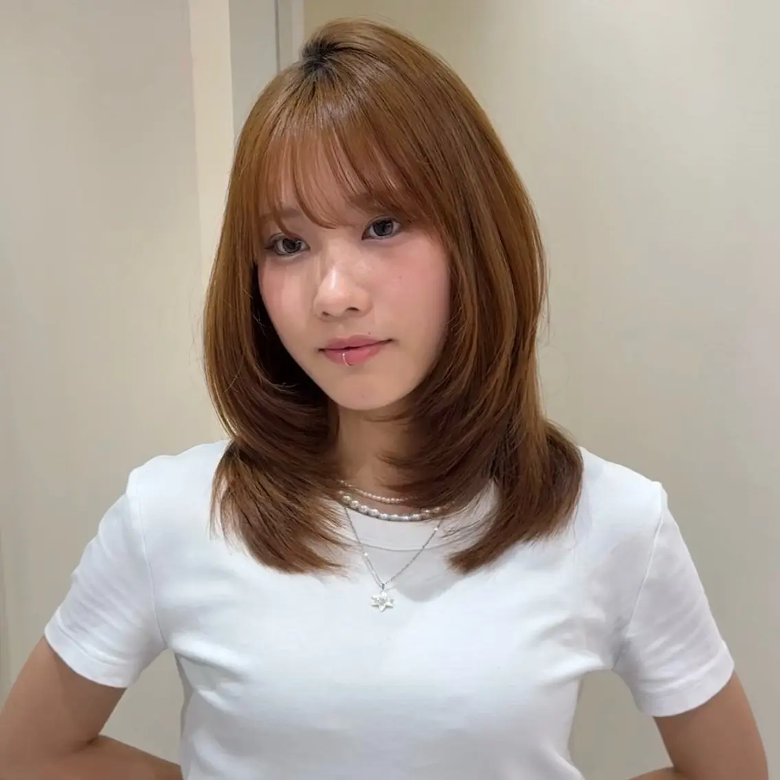 ミディアム カット 大人韓国レイヤ ー特化|角岡泉希🩶のヘアスタイル