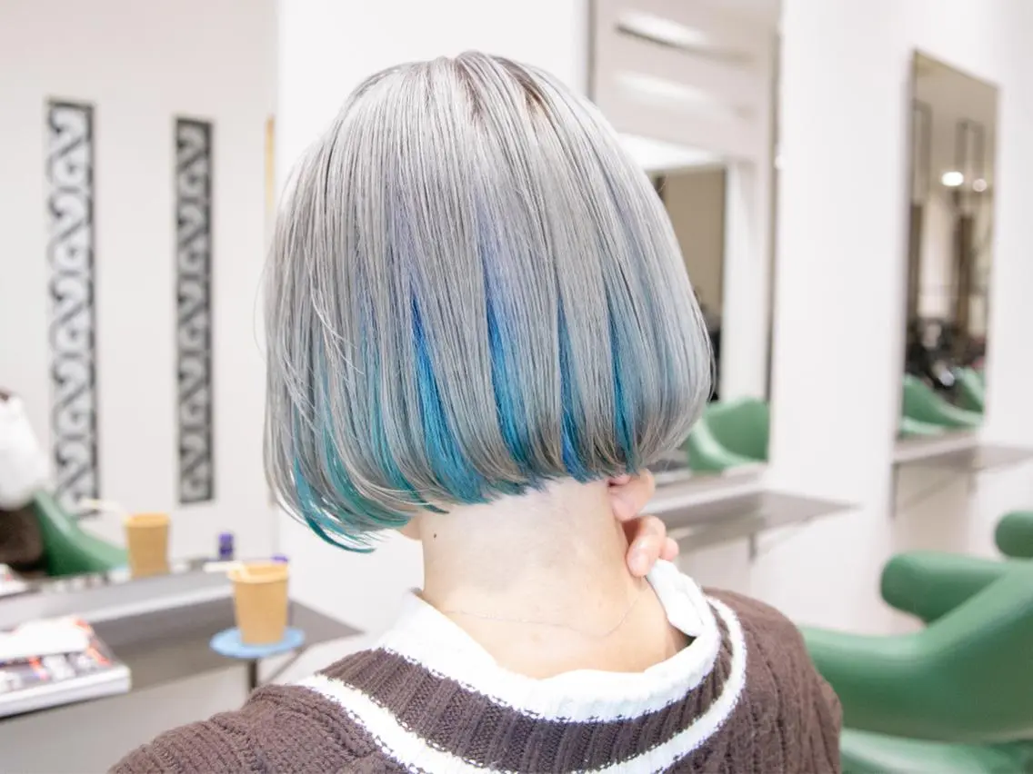 ショート カラー ブリーチ ブルーカラー トリートメント Re:ta Hair 飯田淳平のヘアスタイル