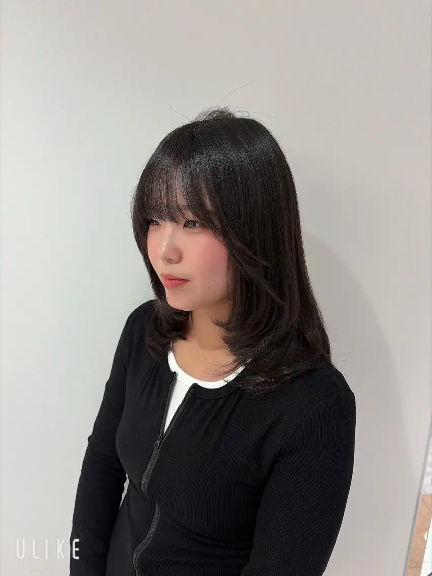 ミディアム ヘアアレンジ くびれヘア 韓国風ヘア レイヤーカット 髪質改善/艶髪 /SARA💕のヘアスタイル