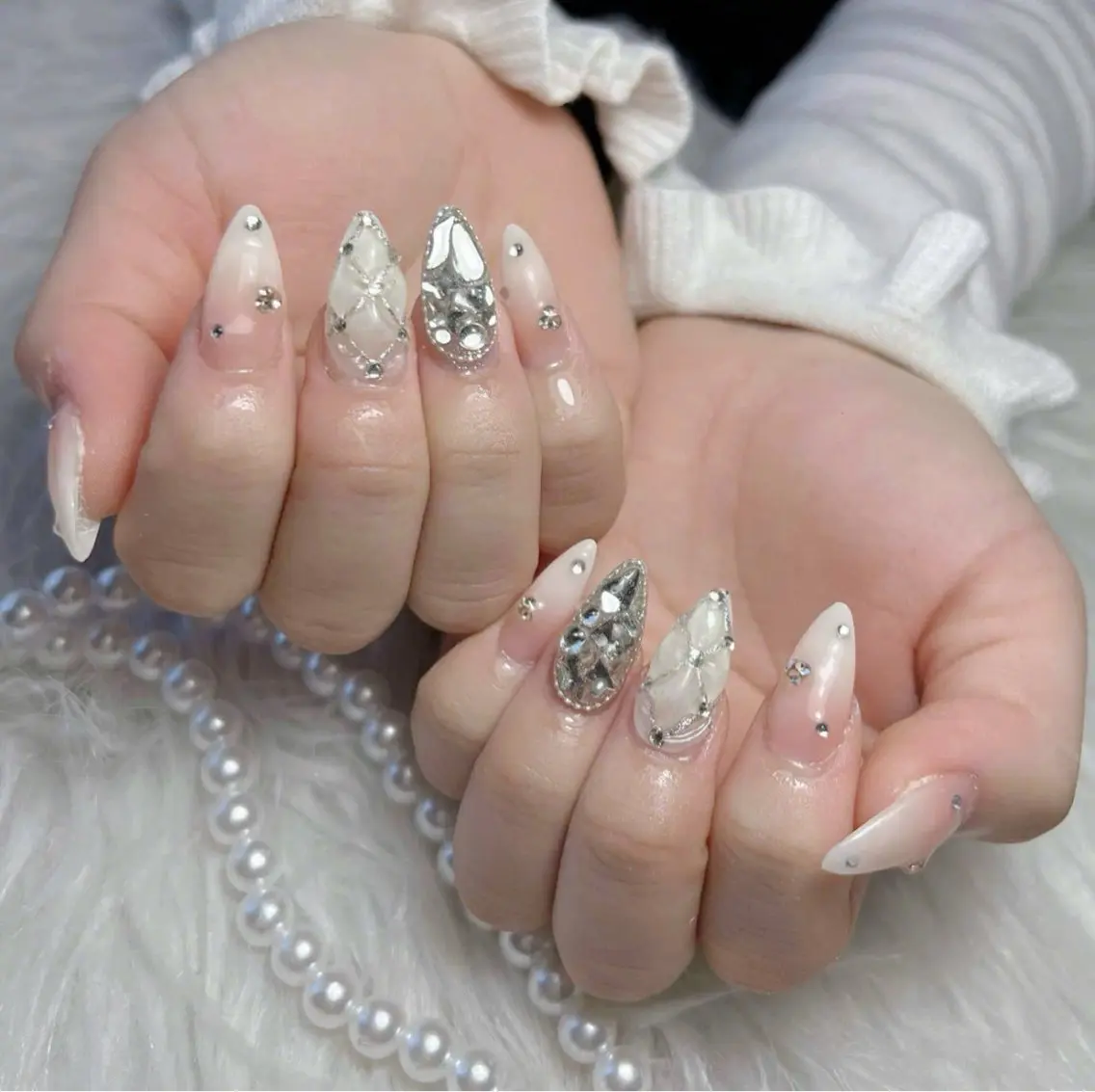 ネイル ハンドネイル moon nailsのネイルデザイン