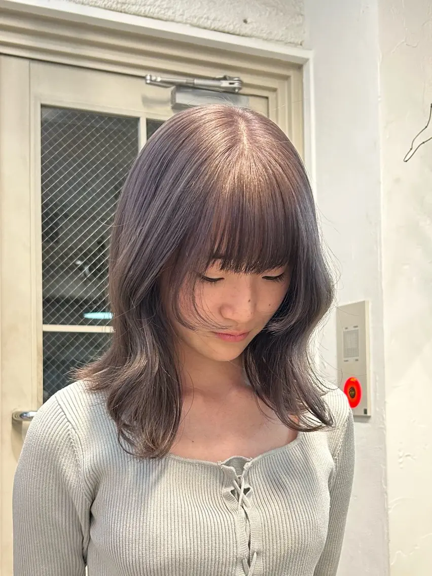 ミディアム カラー ヘアカラー トリートメント lomalia moekaのヘアスタイル