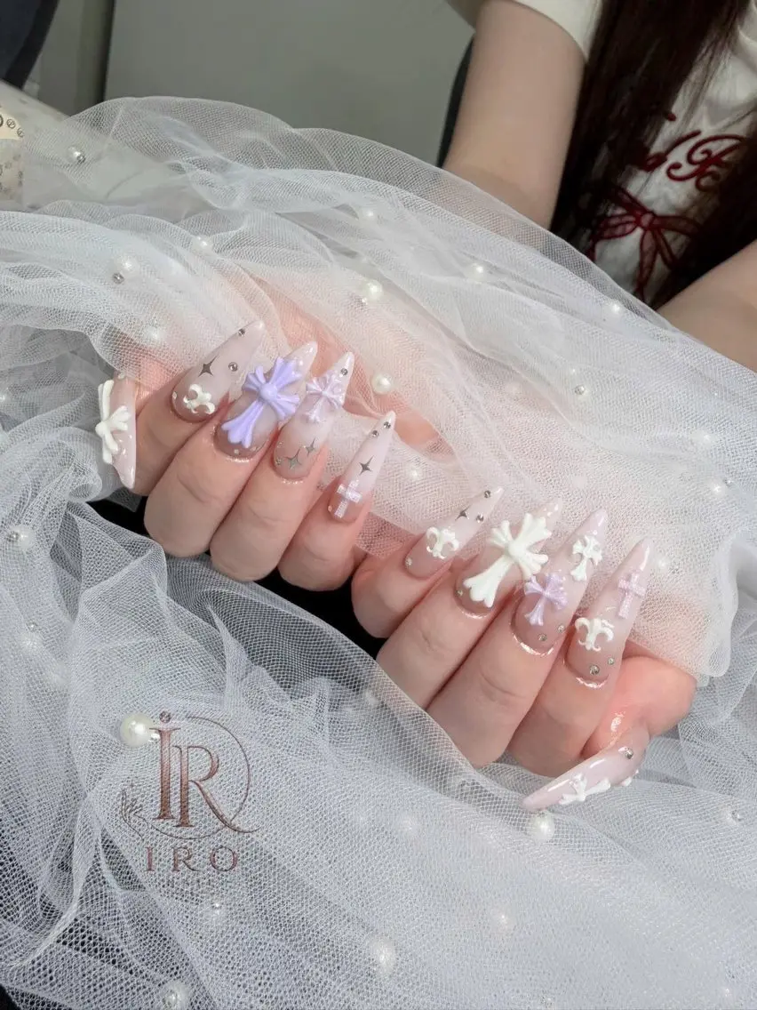 ネイル チークネイル フレンチネイル グラデーション 韓国ネイル マグネットネイル IRO NAIL MiAのネイルデザイン