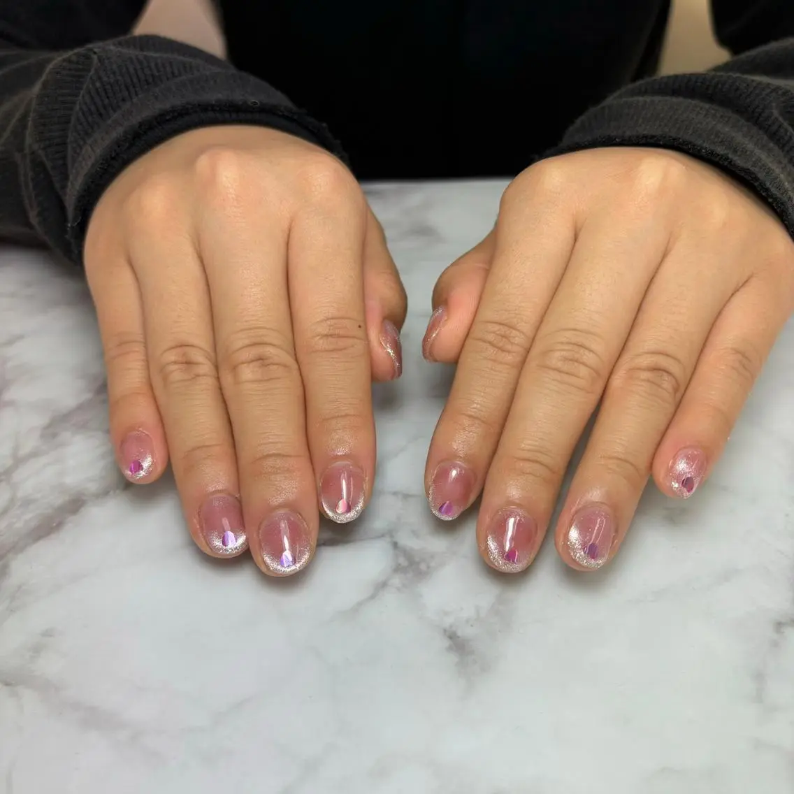 salon UNE LMA見習いスタッフのネイルデザイン