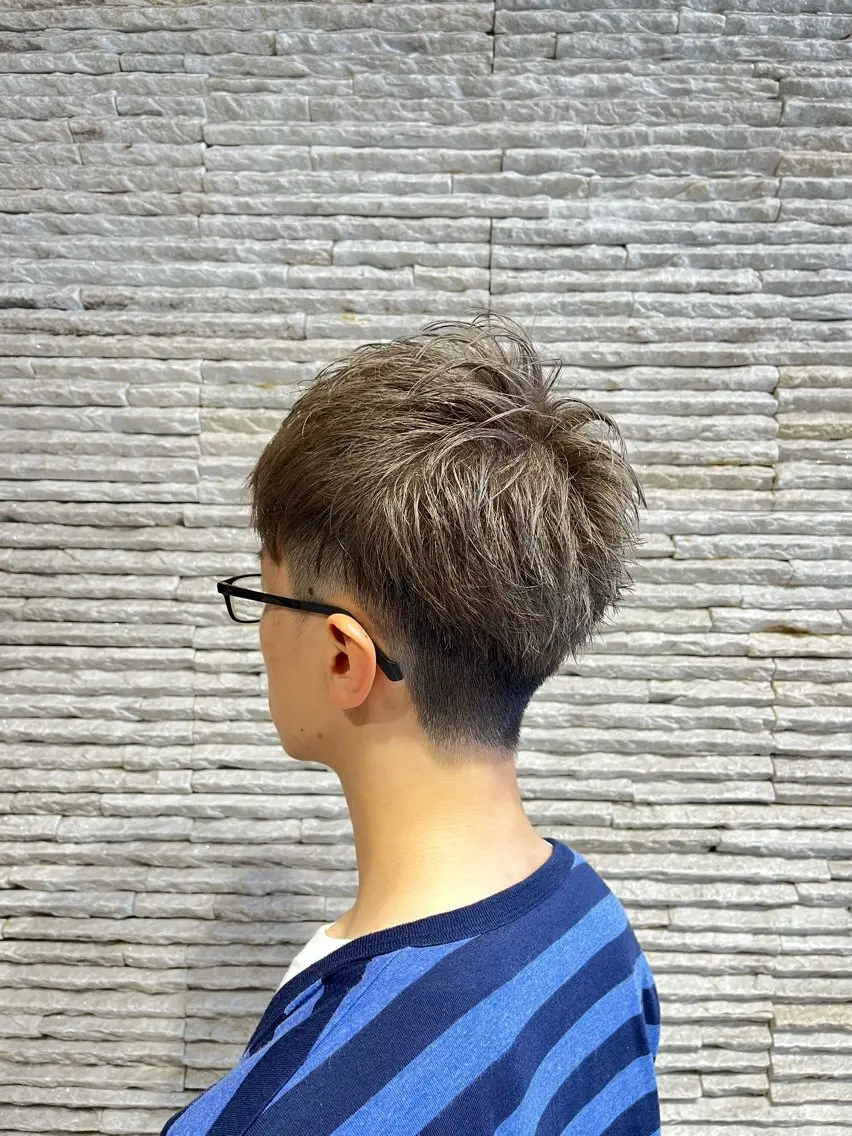 ショート カット ヘアカラー メンズカット デザインカラーのヘアスタイル
