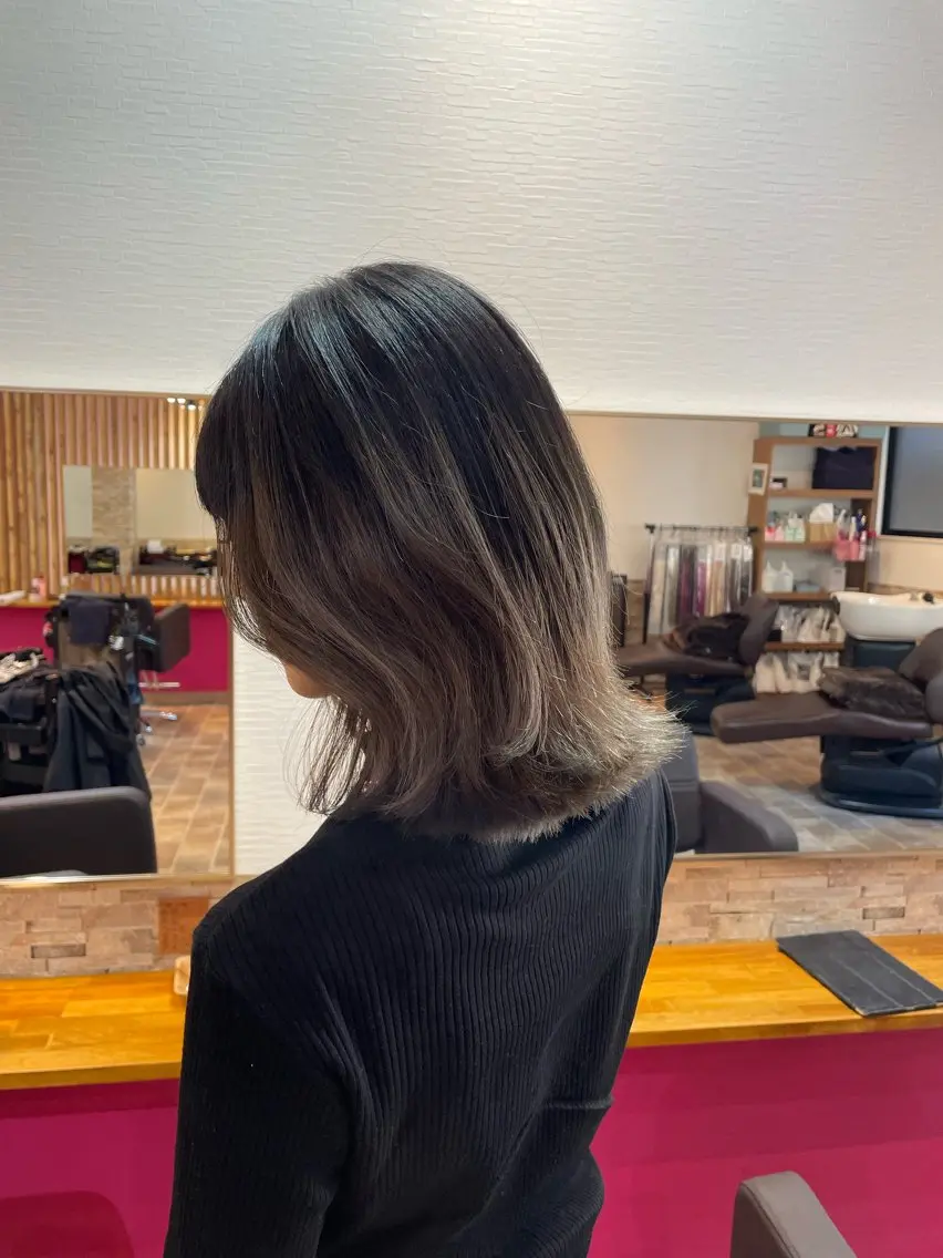 ミディアム カラー グレージュ ヘアカラー YUI/ ブリーチカラー🌷のヘアスタイル