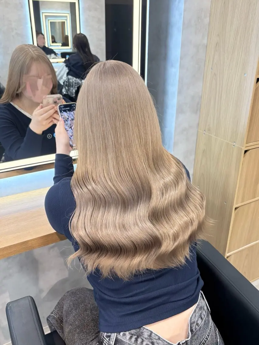 ロング カラー パーマ ヘアアレンジ カット ヘアカラー トリートメント ヘッドスパ 透明感ブリーチカラー 🌈TOMOHIROのヘアスタイル