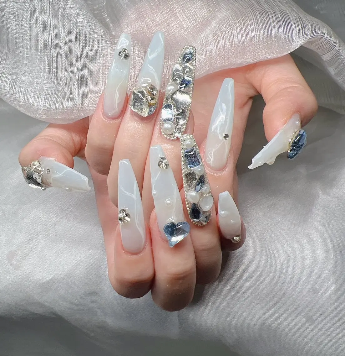 ネイル ハンドネイル Lee Nailsのネイルデザイン