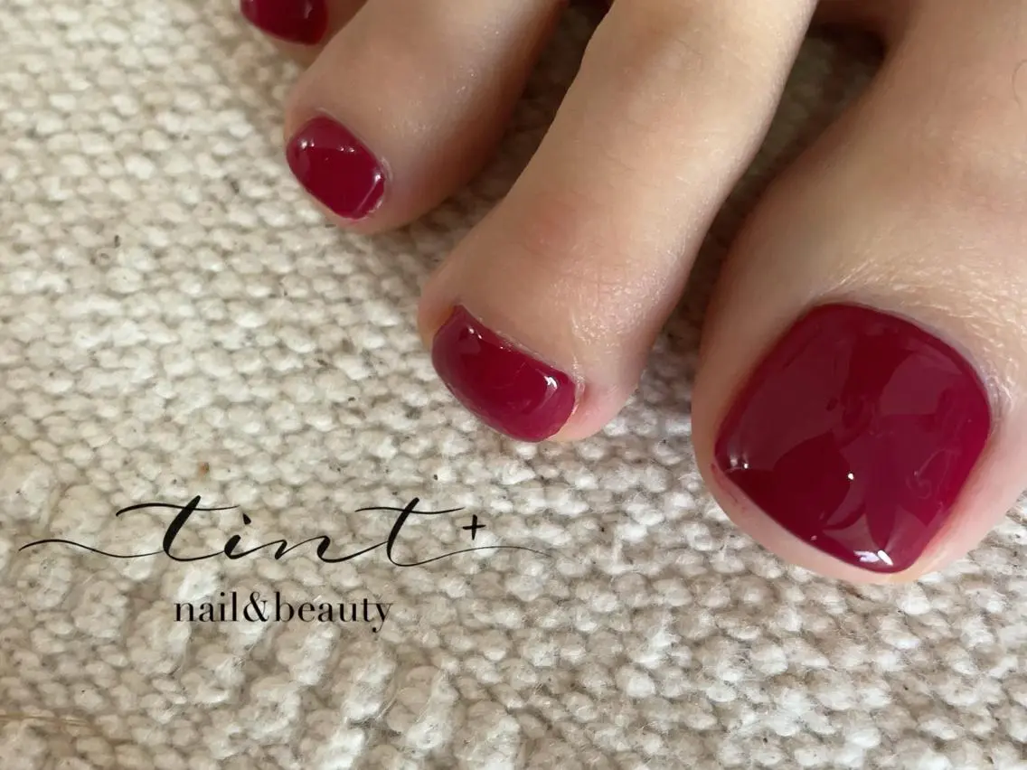 ネイル フットネイル ワンカラーネイル tint+ nail ＆beautyのマツエク・マツパデザイン