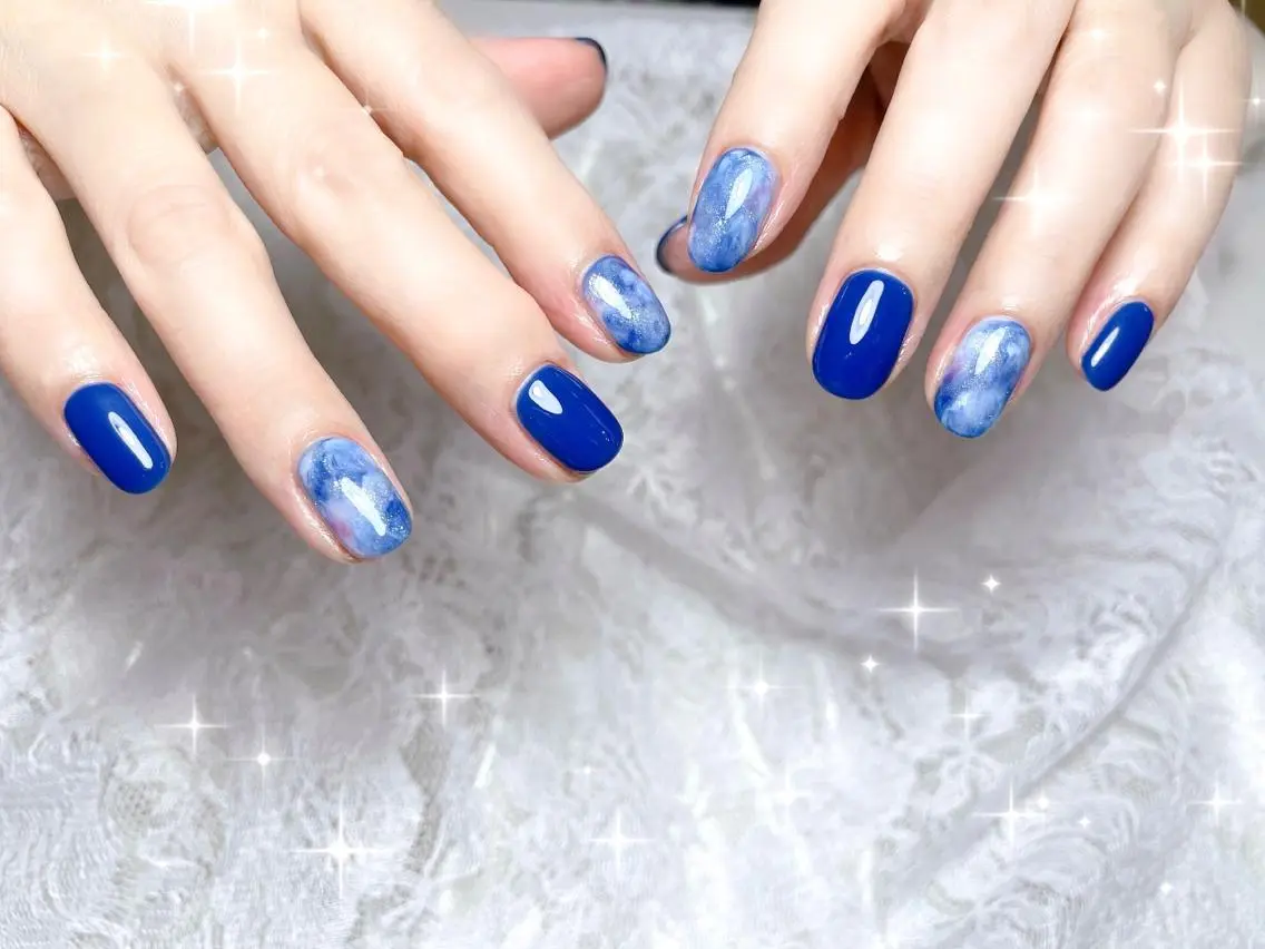 ネイル ブルー ニュアンスネイル ハンドネイル FLARE NAIL フレアネイルのネイルデザイン