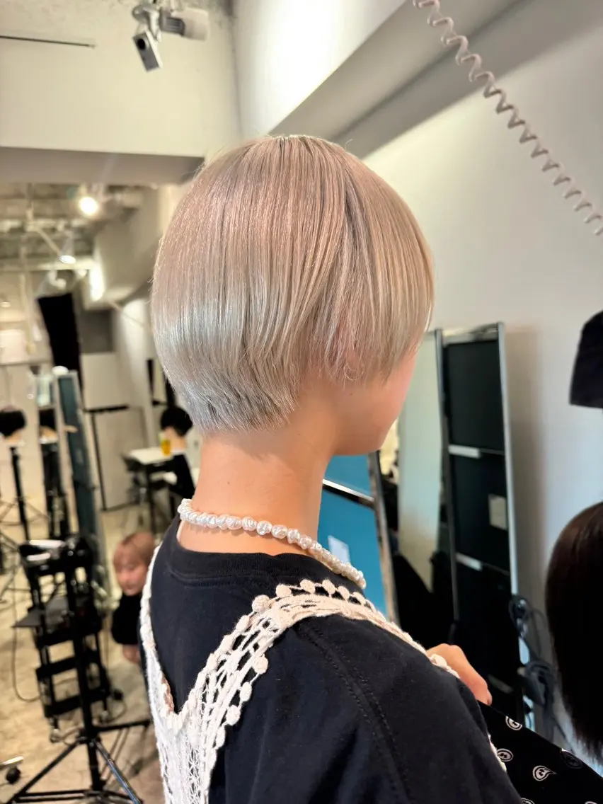 ショート 丸みショート ショートヘア カット 派手髪デザイン なかむらるか🐬💞のヘアスタイル