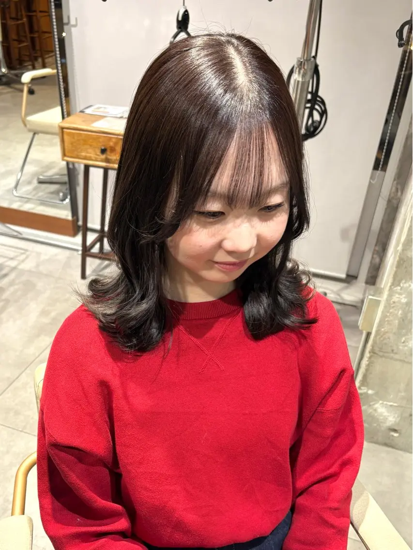 ミディアム カラー 透明感カラー グレージュ くびれヘア くびれレイヤー レイヤーカット カット ヘアカラー 相宮 優羽のヘアスタイル