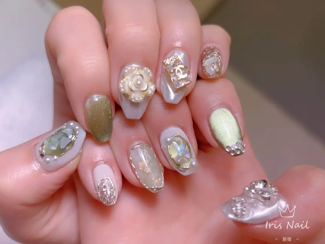 ネイル フレンチネイル ジェルネイル グラデーション 韓国ネイル マグネットネイル ハンドネイル 【長さ出し】 IRIS NAILのネイルデザイン