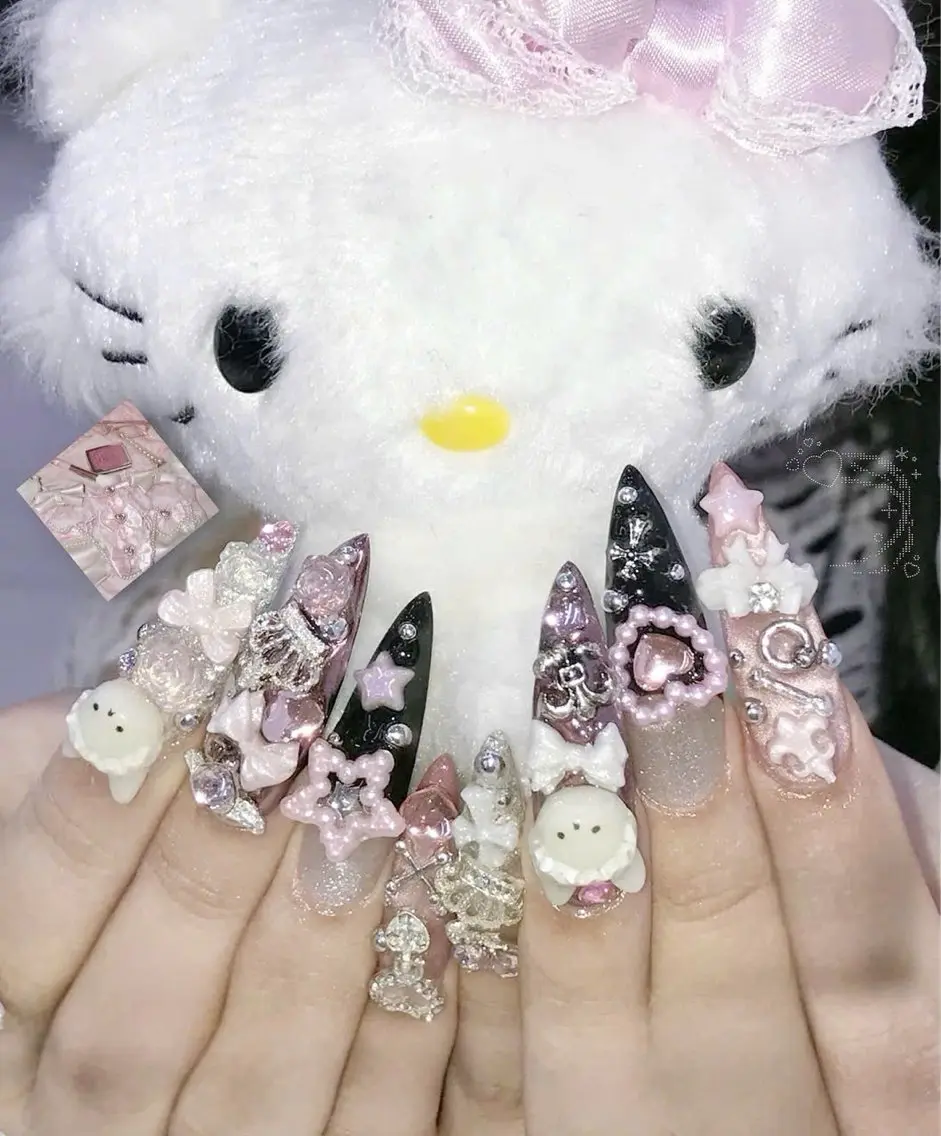 ネイル フレンチネイル キラキラネイル マグネットネイル ミラーネイル ニュアンスネイル ハンドネイル Tira Nailのネイルデザイン