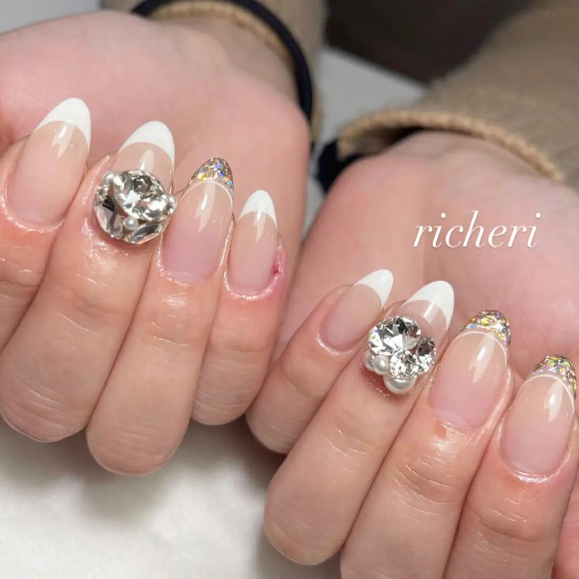 ミディアム ネイル ハンドネイル richeri beautyのエステ・リラクイメージ