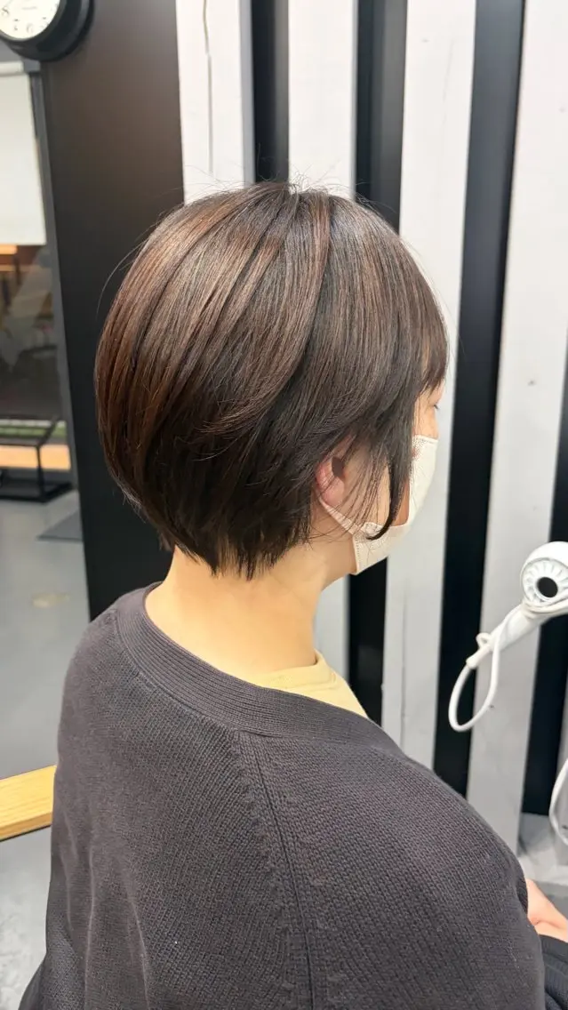 【女性の方限定メニュー】  ショートカット✂️ ➕ 頭皮マッサージ🌙  ➕  Aujuaトリートメントの写真