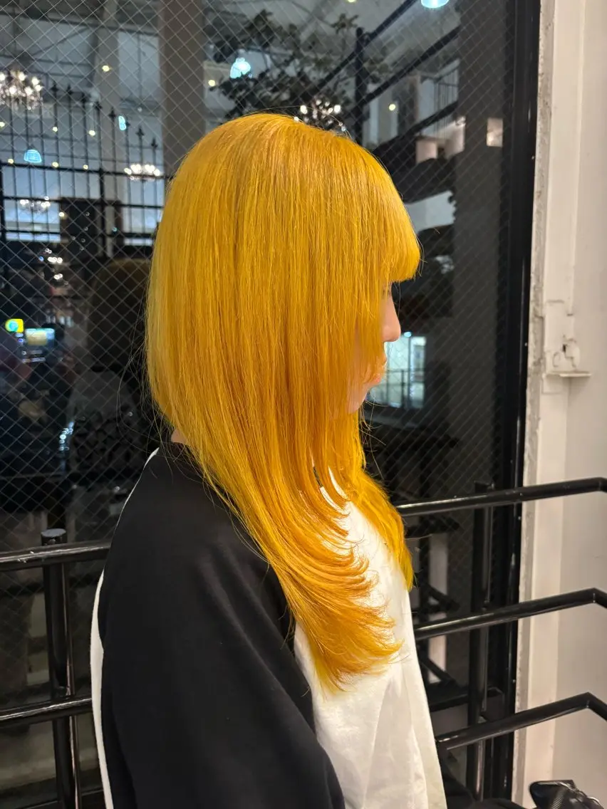 カラー ヘアカラー 伊藤 詩のヘアスタイル