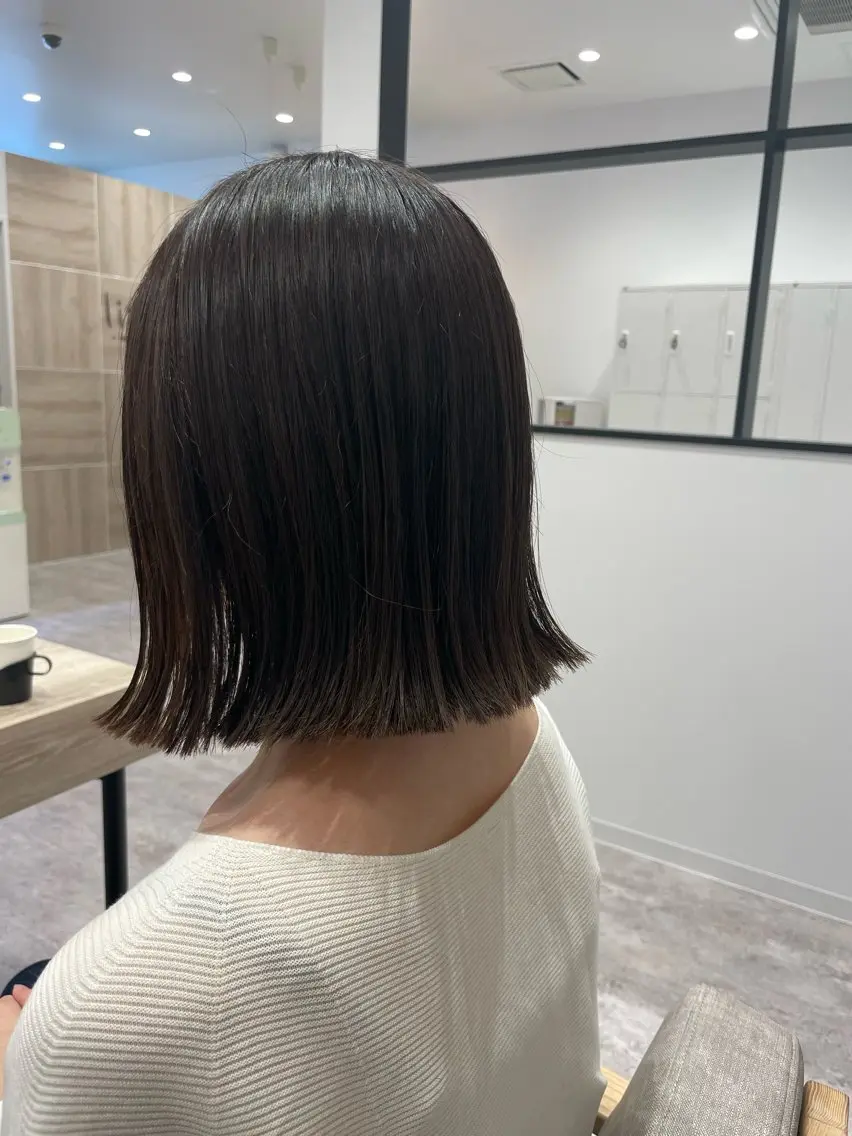 ミディアム 黒岩 明日美のヘアスタイル