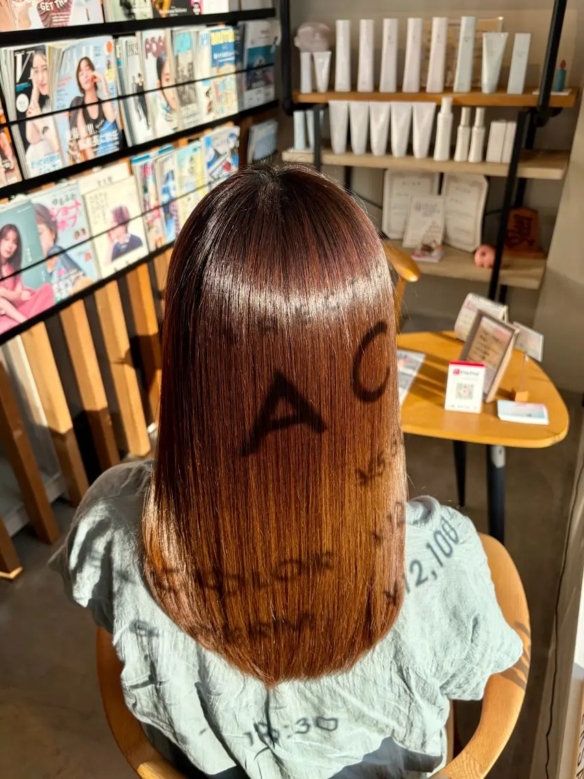 セミロング 縮毛矯正 透明感ツヤカラー🫧 yuchikaのヘアスタイル