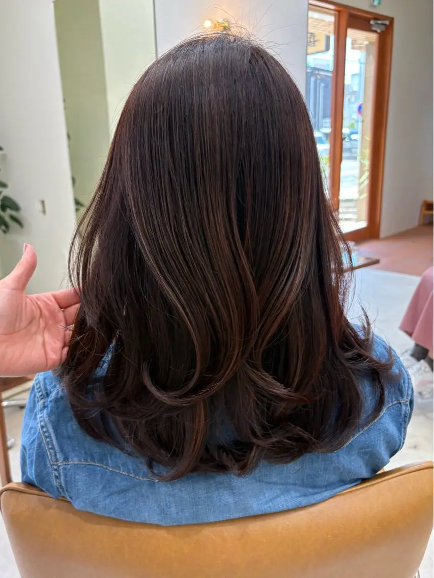 セミロング カラー カット ヘアカラー トリートメント 新實 ゆりあのヘアスタイル