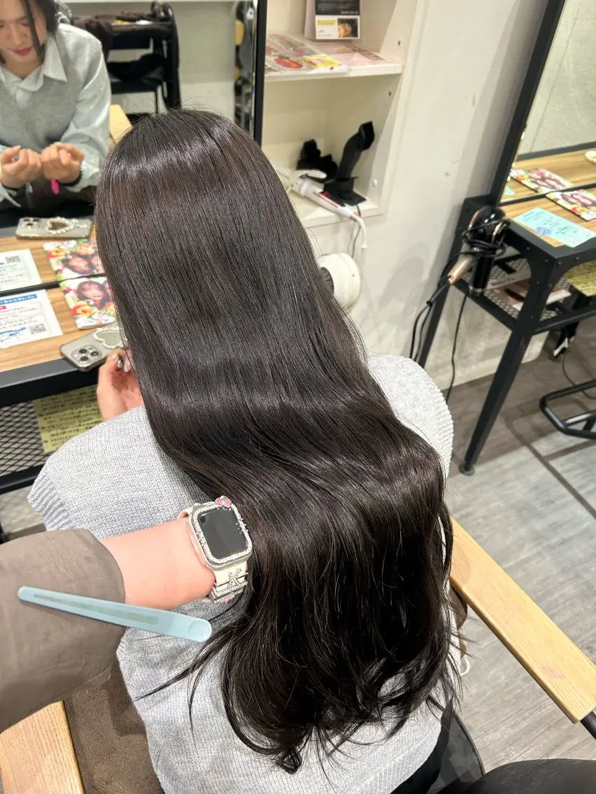ロング カラー ヘアアレンジ 黒髪 ナチュラルブラック ヘアカラー トリートメント cocotte 💟草間紫音💟のヘアスタイル