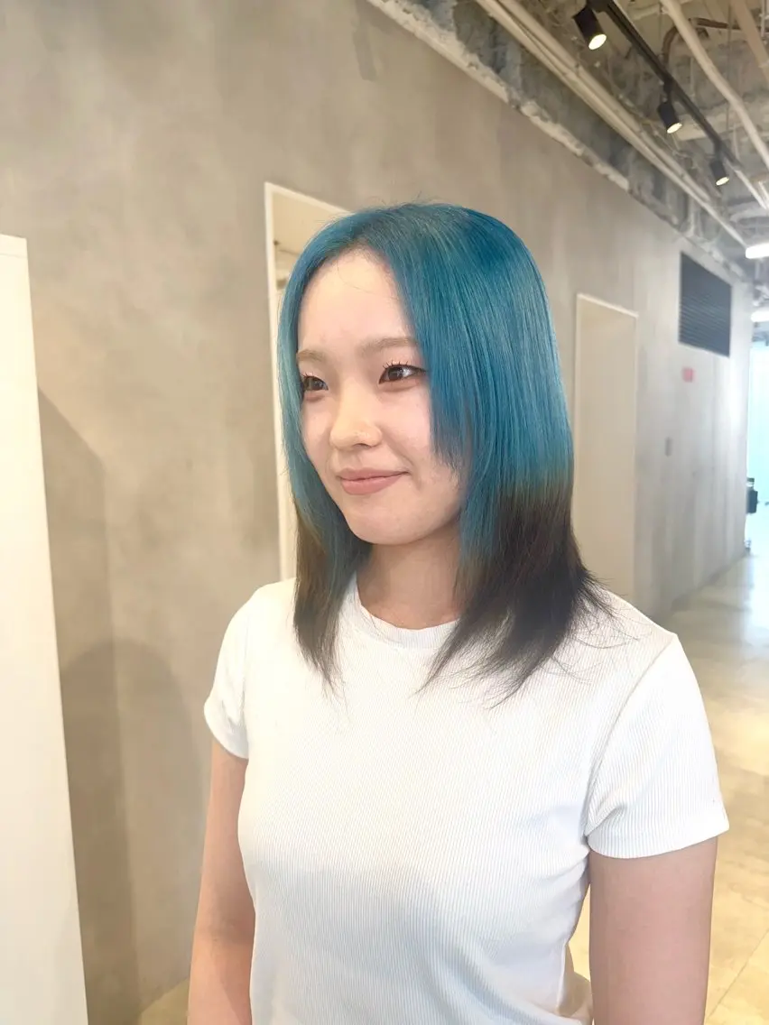 ミディアム カット ヘアカラー ハイトーン/うる艶 🤍カラー Mioのヘアスタイル