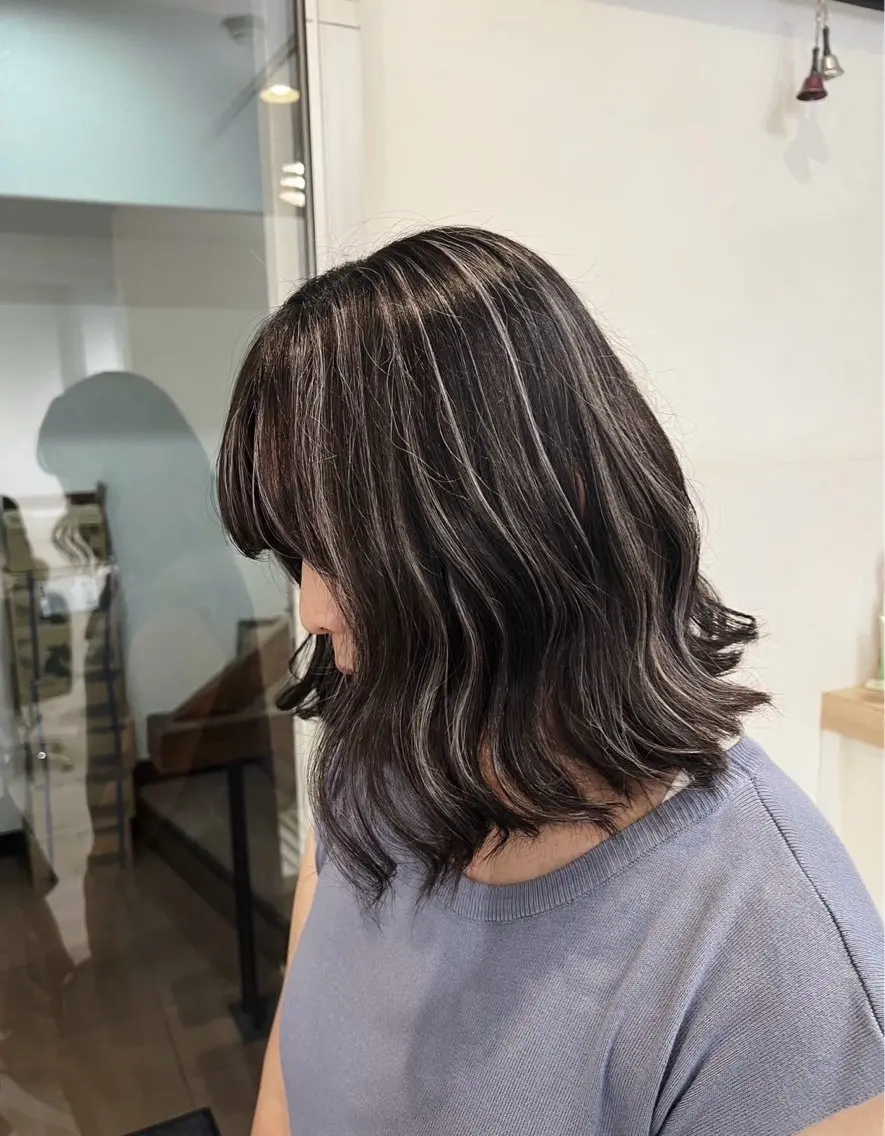 ミディアム カラー ダークグレー ダークグレージュ グレージュ ハイライトカラー ハイライト 指名数No.1 /NAOYAのヘアスタイル