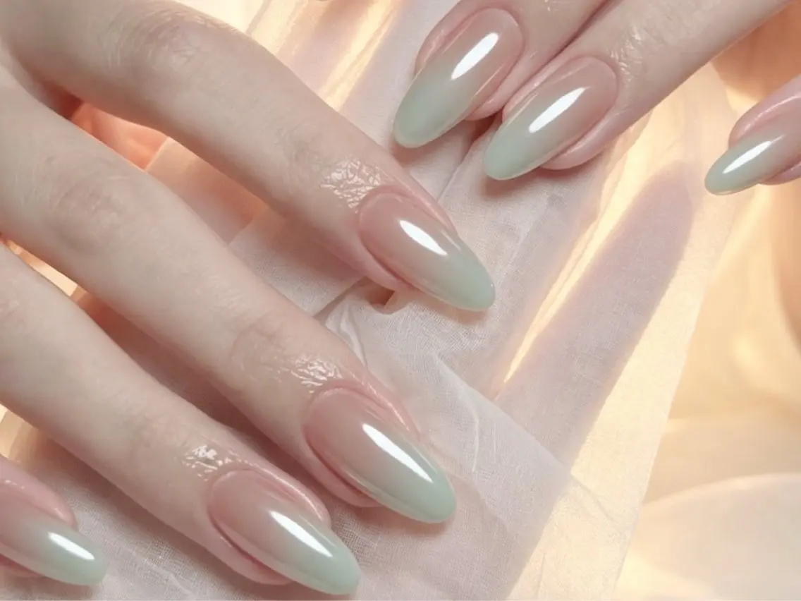 ネイル アートネイル オーロラネイル チークネイル 長さ出し フレンチネイル ハンドネイル ハンドケア Yumi Nail Seiのネイルデザイン