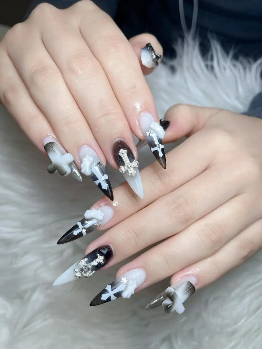 ネイル オーロラネイル チークネイル 長さ出し フレンチネイル ハロウィン Lumi Shinokuboのネイルデザイン