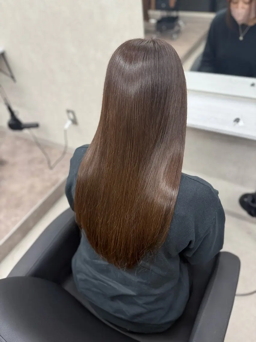 ロング カラー ベージュカラー オリーブベージュ ヘアカラー GiseL Kohakuのヘアスタイル