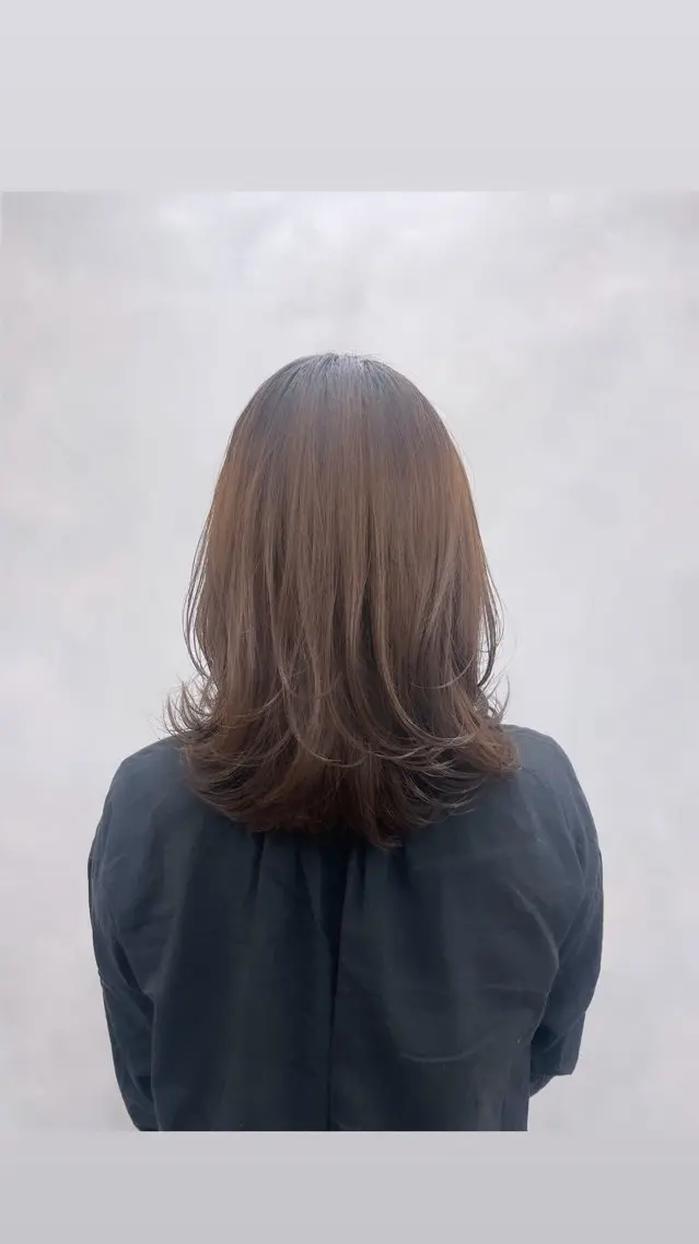 セミロング レイヤーカット Yuzuha .のヘアスタイル