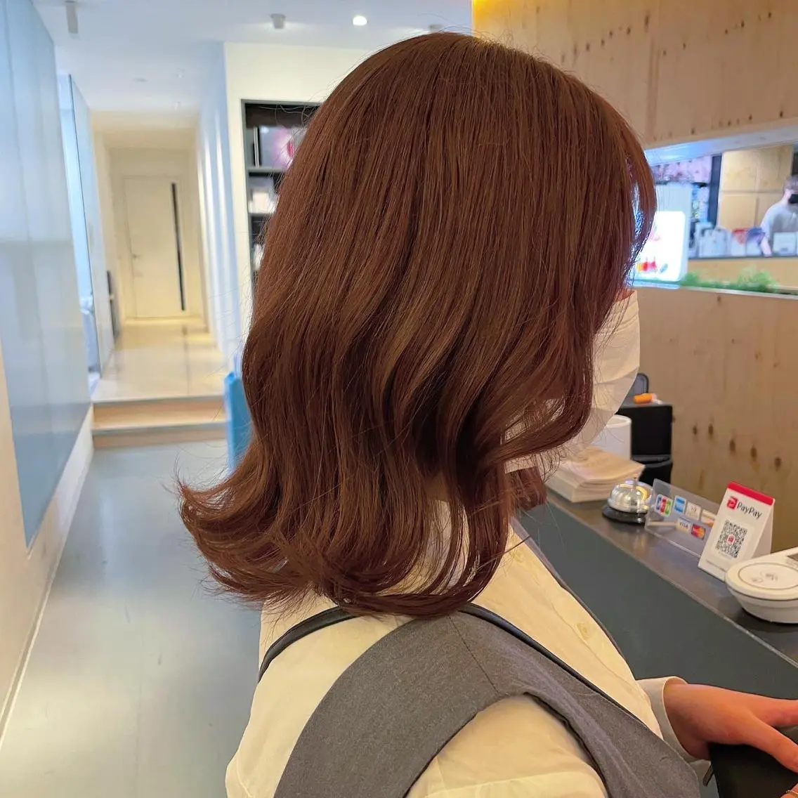 ミディアム カラー ベージュカラー ブリーチ ダブルカラー ハイトーンカラー ピンクカラー 岩戸 新のヘアスタイル
