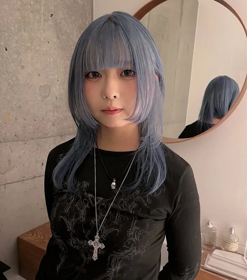 ロング カラー ブルーカラー ヘアカラー ニーナ/nimes /ハイトーンカラーのヘアスタイル